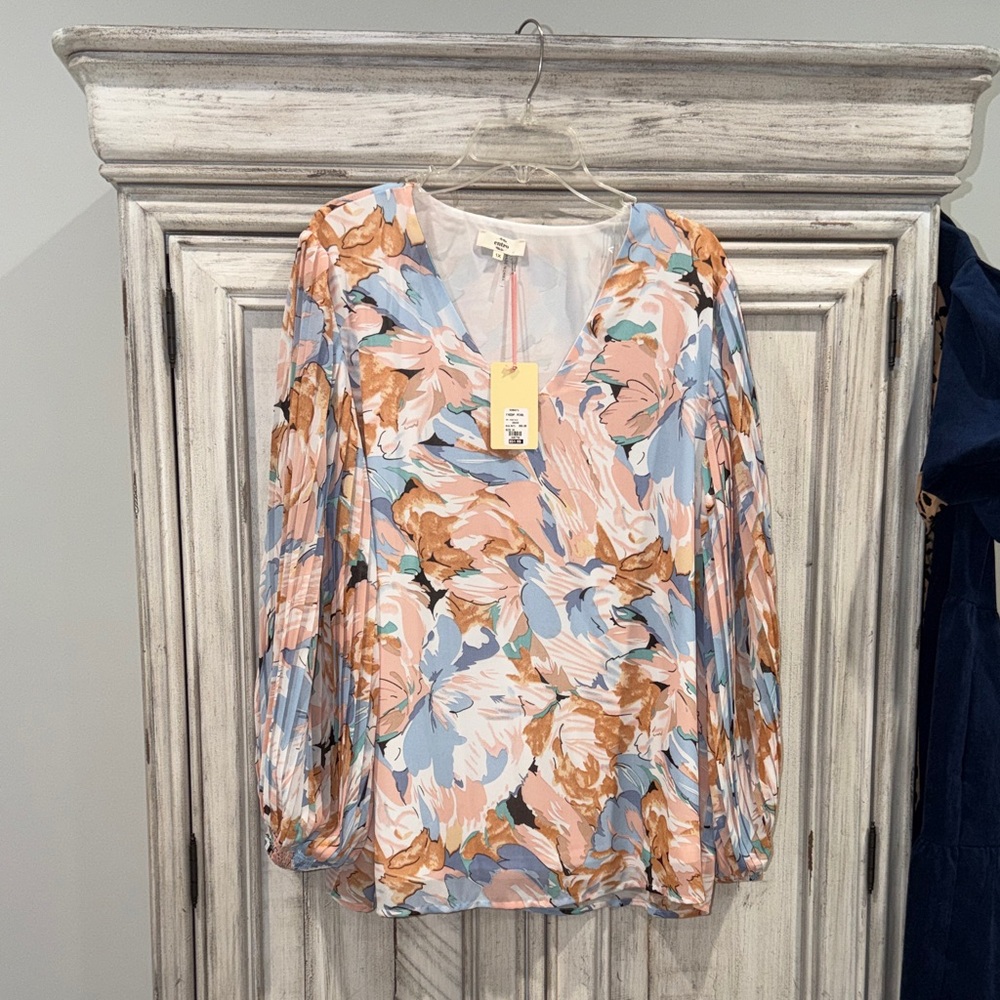 Entro Pastel Floral V-Neck Blouse